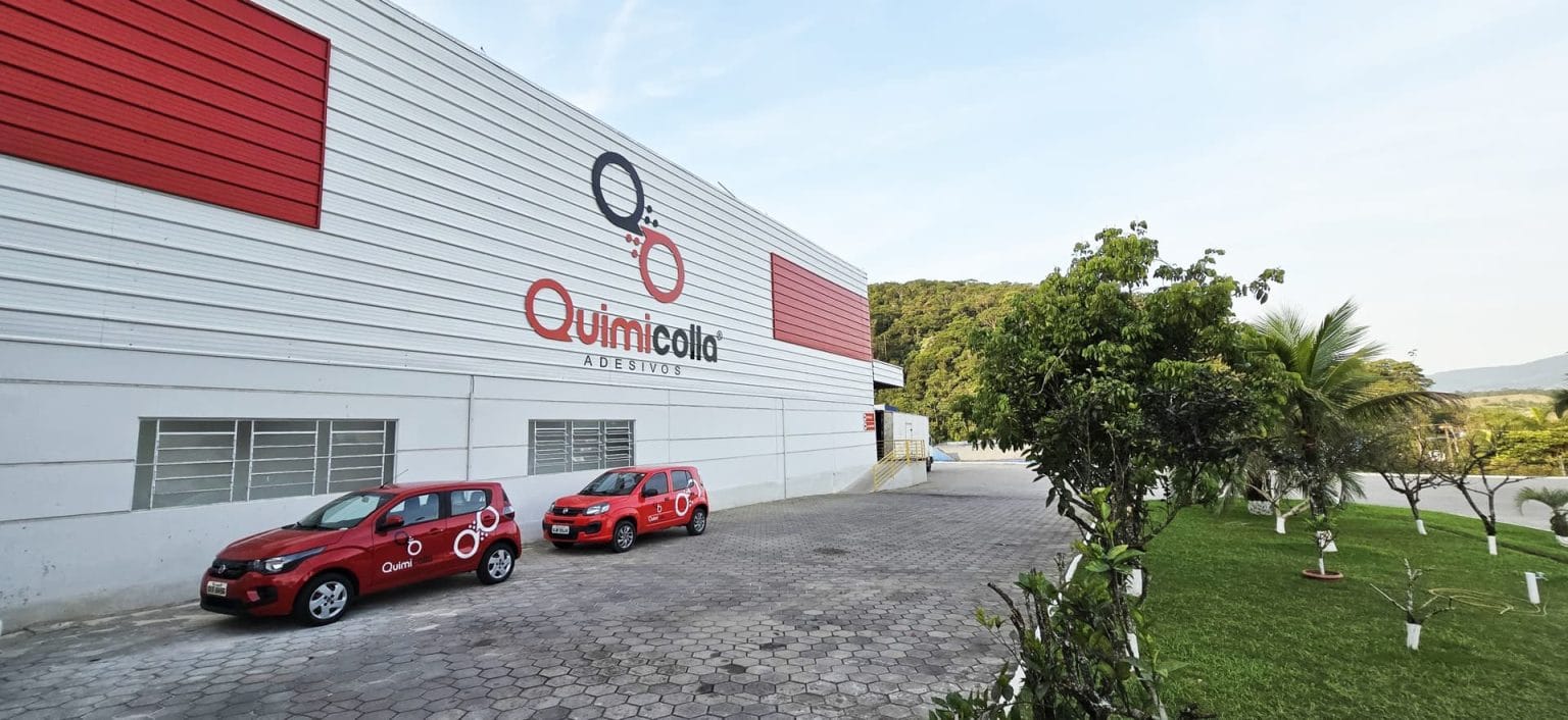 Conheça a Quimicolla - Entre os melhores fornecedores de adesivos industriais 1 quimicolla-foto-quem-somos-1_opt